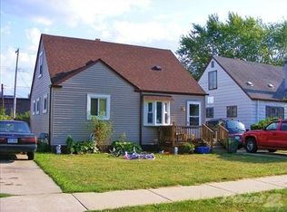 19718 Nicke St, Clinton Township, MI 48035