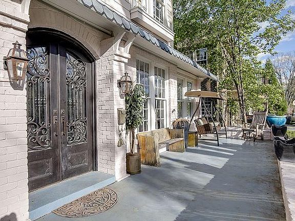 2nd image of 2214 Belmont Blvd