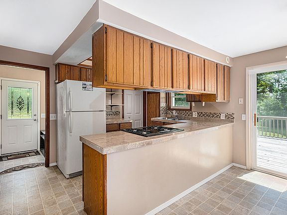 5th image of 10016 Arends Ave NE