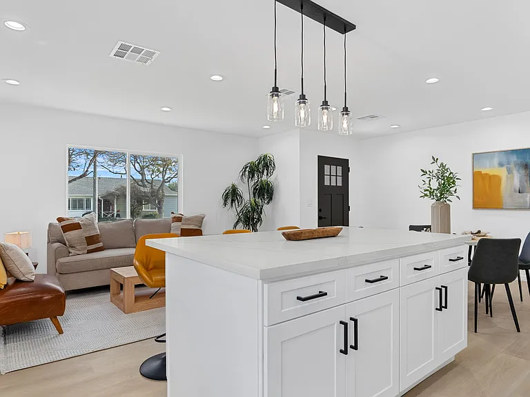 4745 Pixie Ave — Photo 8