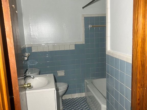 2nd image of 1800 Hunter Ave
