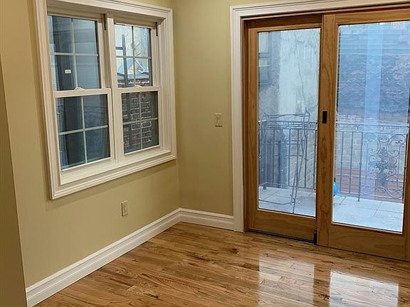 4th image of 1103 36th Ave #1
