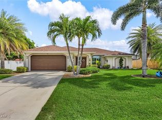 907 SE 19th Terrace Cpe, Coral, FL 33990