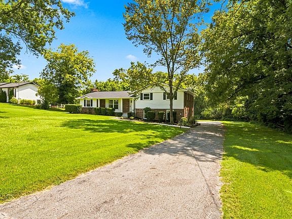 2nd image of 215 Tyne Bay Dr