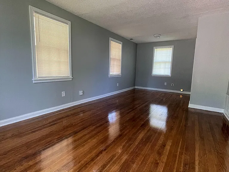 4317 Ferndale Rd — Photo 2