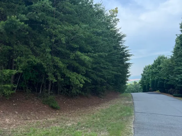 48 Waterside Dr SE, Cartersville, GA 30121