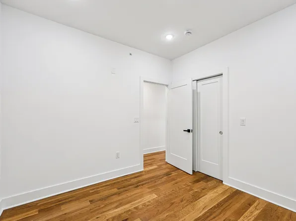 1003 Summit Avenue image 18 of 32