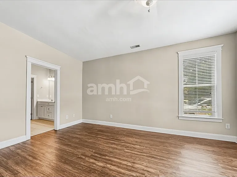 1304 Carol Oaks Dr — Photo 9