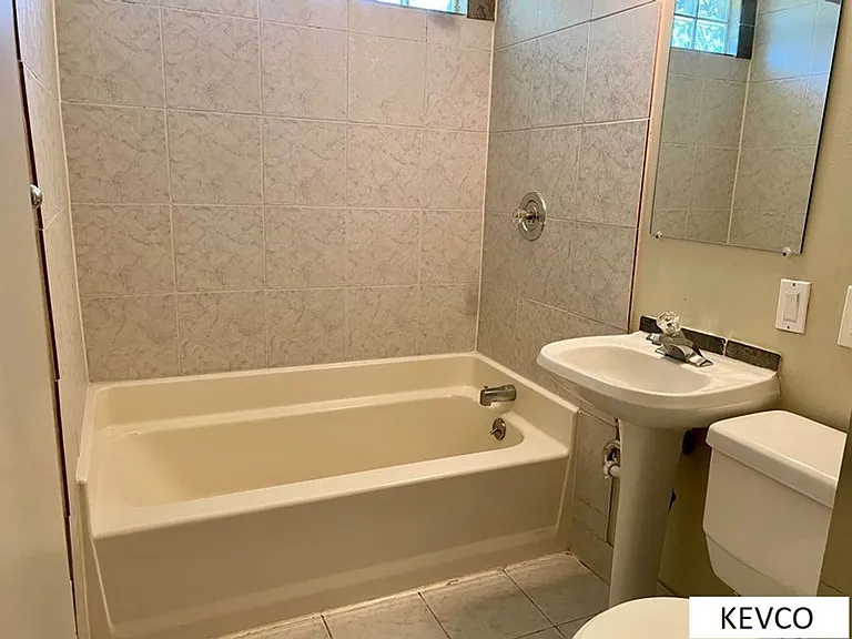 727 W Prospect Rd — Photo 12