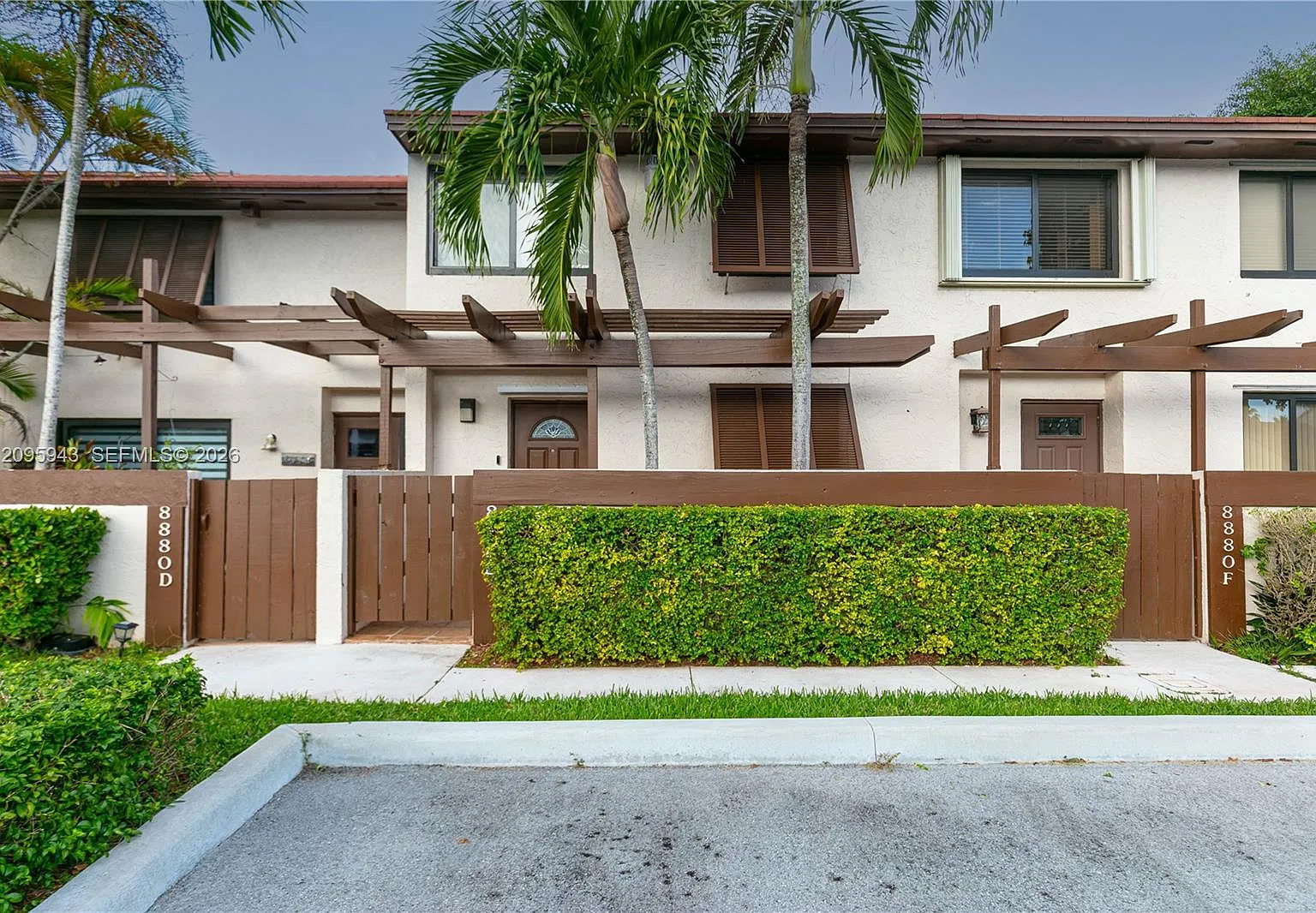 3 bed, 2.0 bath, $3,500 — Photo 2