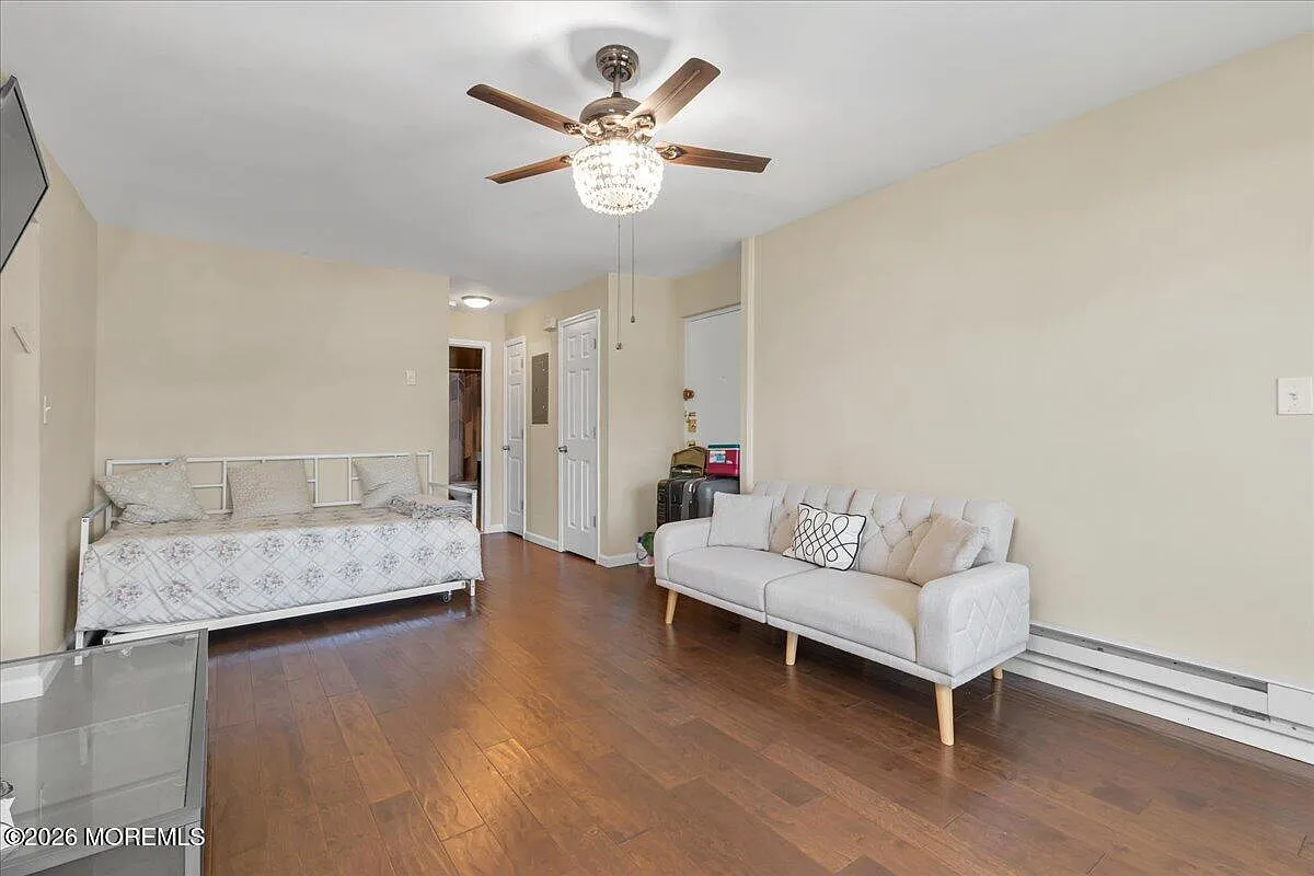 1 bed, 758 sqft, $1,850 — Photo 3