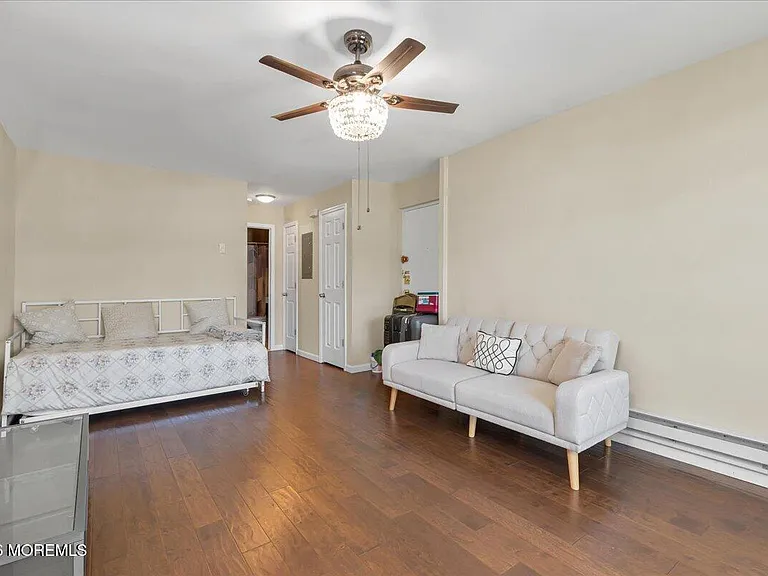 119 Avery Ave #J27 — Photo 3