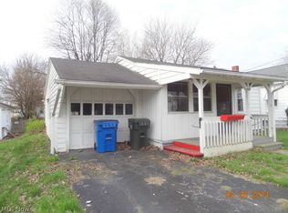 948 Raymond Ave, Barberton, OH