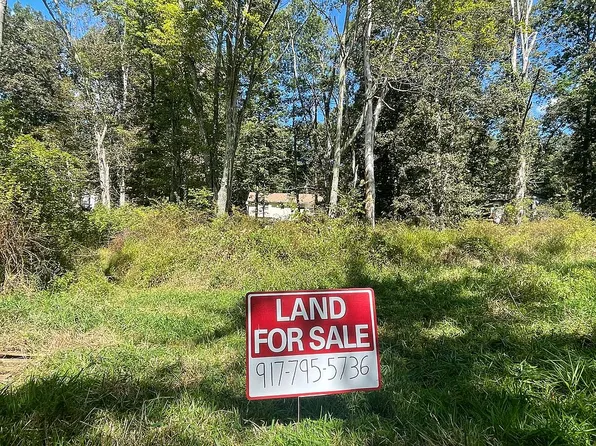 417 Marilou Ln, Bartonsville, PA 18321