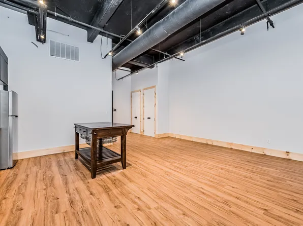 255 18th Street image 3 of 36