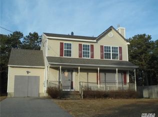 906 Doane Ave, Bellport, NY 11713