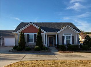 221 Nandina Ct, Fayetteville, NC 28311
