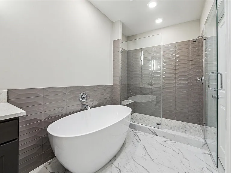 810 Glowing Dawn Dr — Photo 26