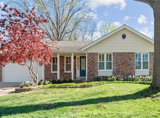 15823 Country Ridge Dr, Chesterfield, MO 63017