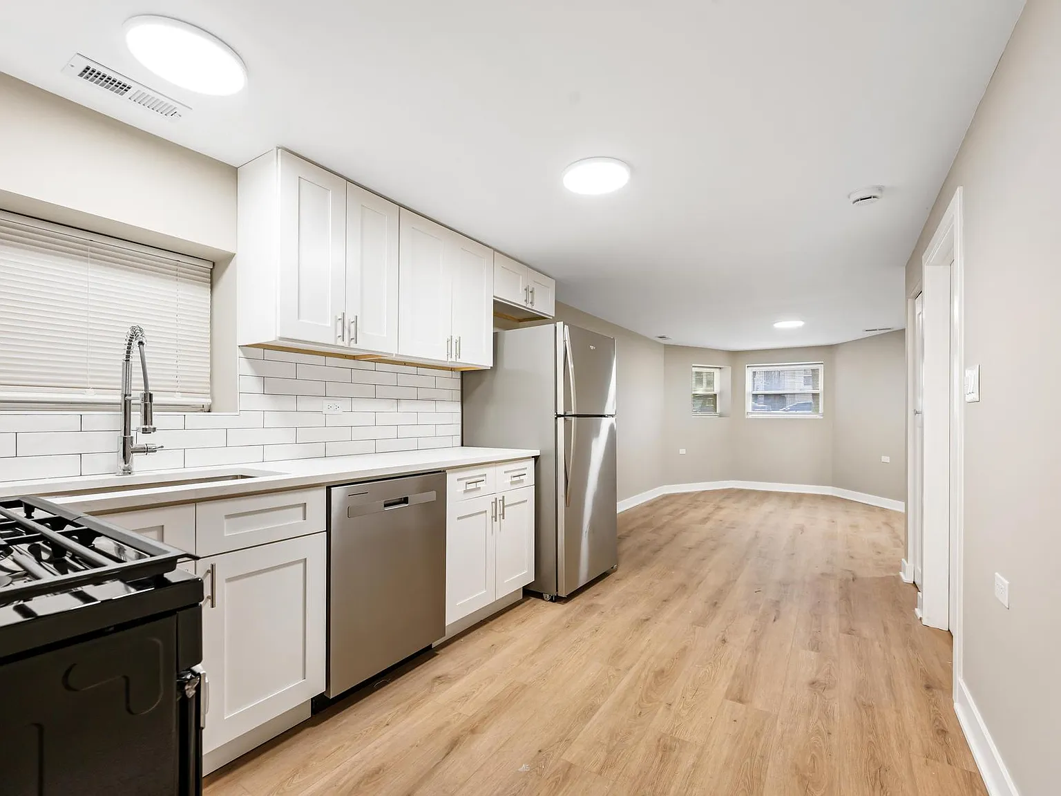 2 bed, $2,995 — Photo 2