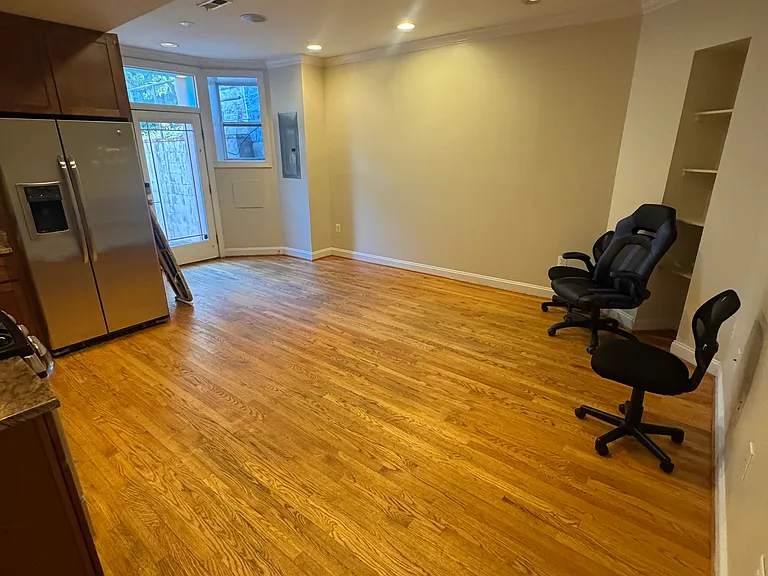 1219 Fairmont St NW #2 — Photo 4