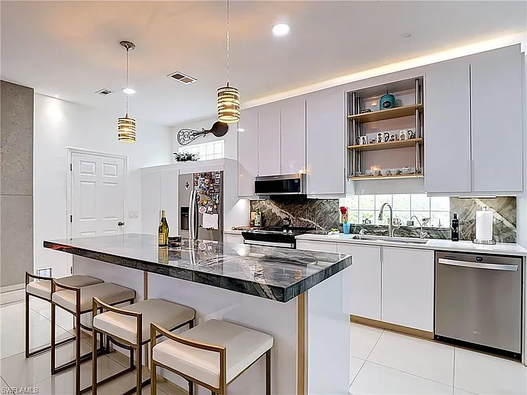 10735 San Tropez Cir — Photo 5