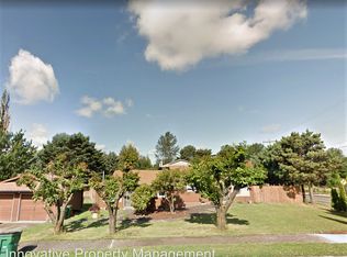 125 SW Edgefield Ct, Troutdale, OR 97060