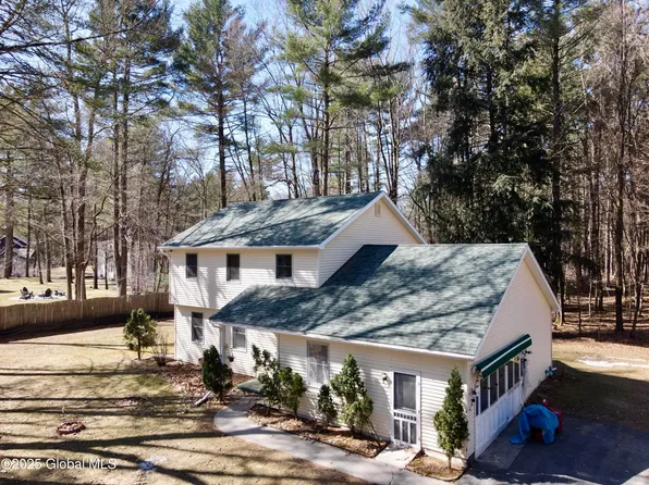 32 Vincek Lane, Saratoga Springs, NY 12866