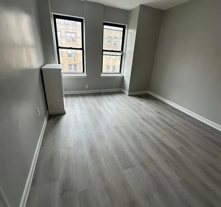 280 Hawthorne Ave #1