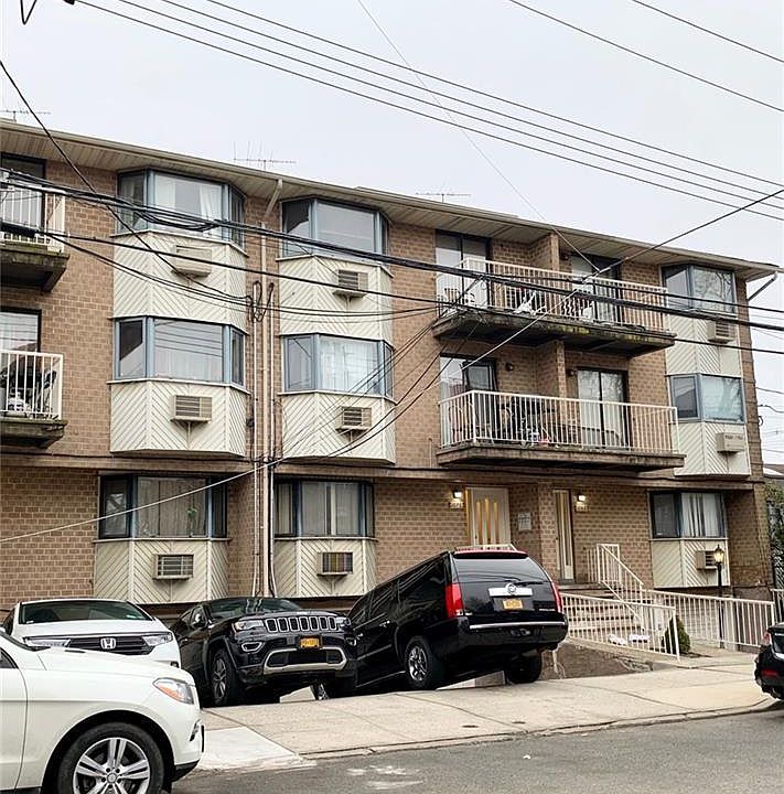 2nd image of 1070 E 73rd St #100