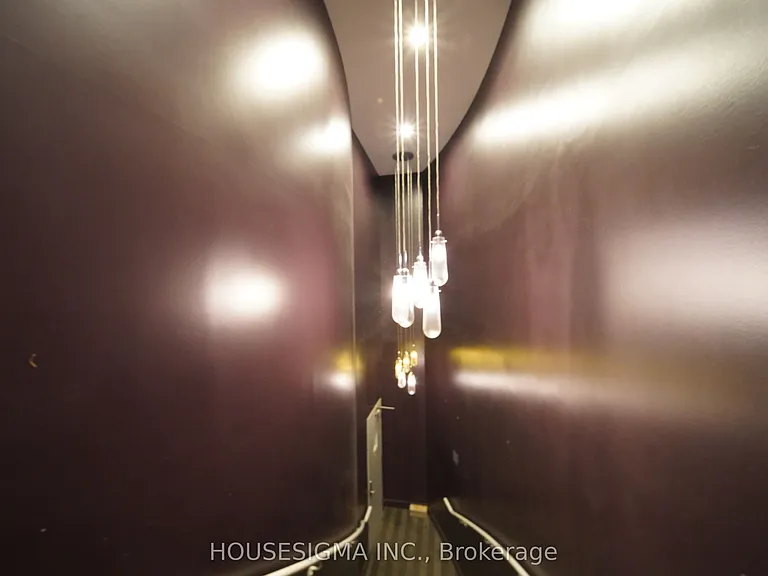 270 Wellington St W #222 — Photo 9