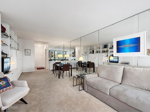 2nd image of 117 E 57th St APT 31F