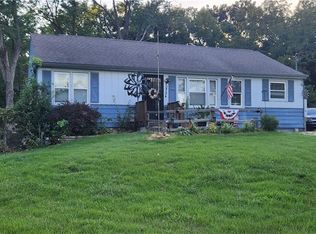 7075 Reynolds Ave, Kansas City, KS 66111