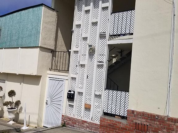 2nd image of 856-858 Maple Ave