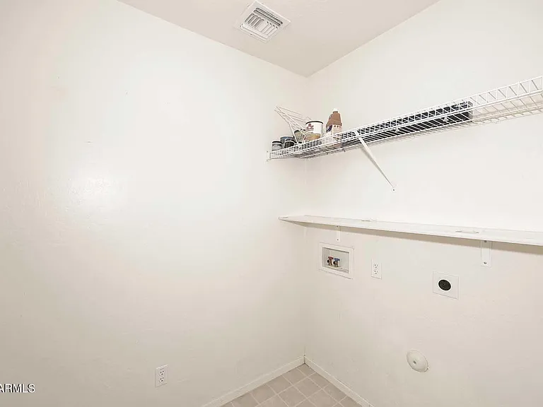 10945 W Loma Ln — Photo 24