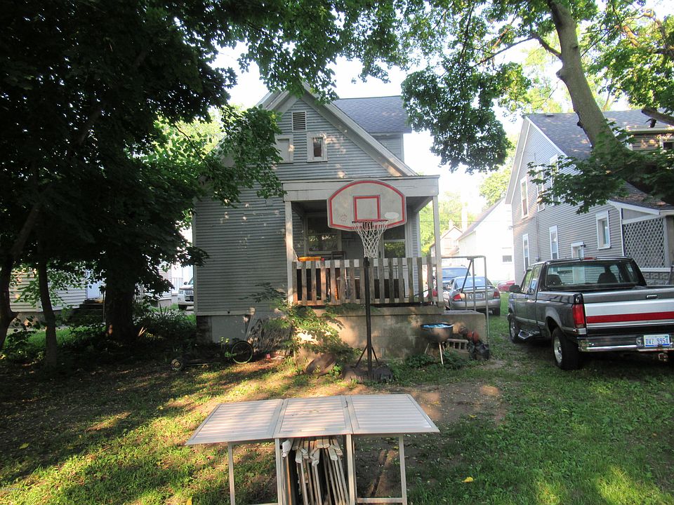 2nd image of 331 Donald Pl SE