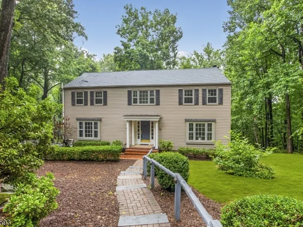 9 E Fox Chase Rd, Chester Twp., NJ 07930