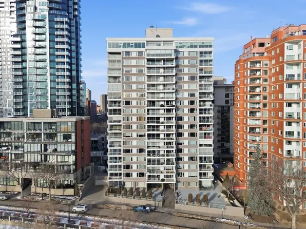 11920 100th Ave NW #802, Edmonton, AB T5K 0K5