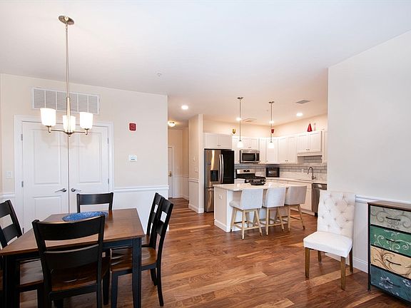 5th image of 45 Plaza Way Unit 406