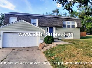 803 Wildwood Dr, Cassville, MO 65625