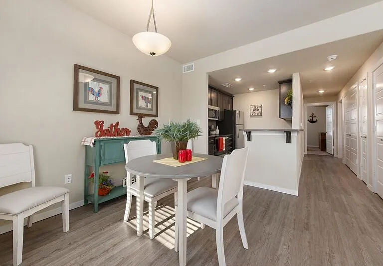 K-Ten Place Apartments — Photo 35
