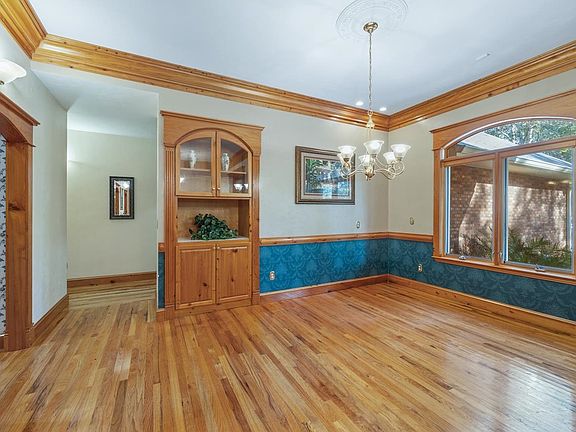 5th image of 9393 Wintercreek Ct