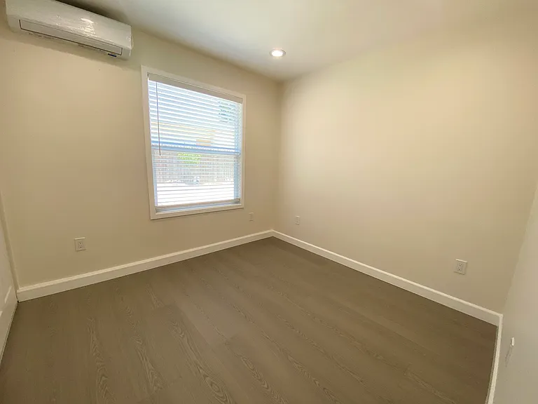 423 S 5th St — Photo 11