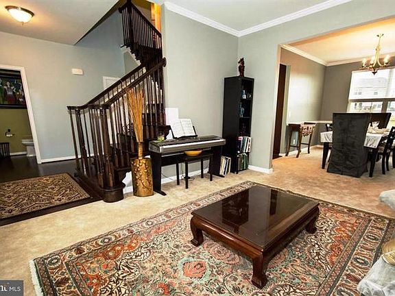3rd image of 23 Perth Dr