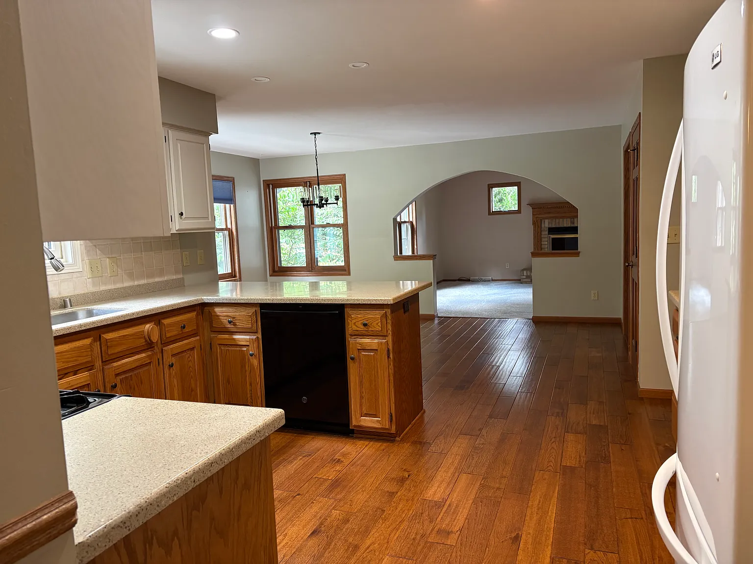 4 bed, 2.5 bath, 3134 sqft, $3,500 — Photo 3