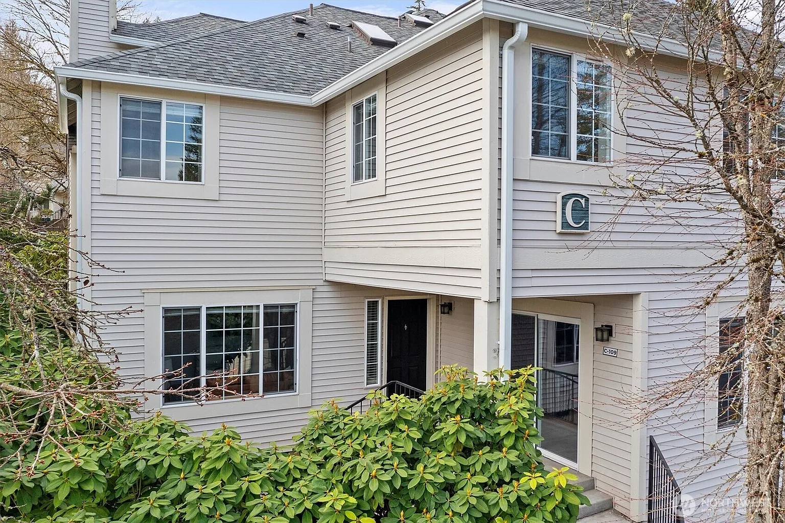 10909 Avondale Road NE #C109 photo 1