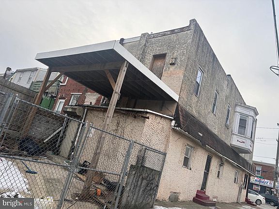 3rd image of 4745 A St