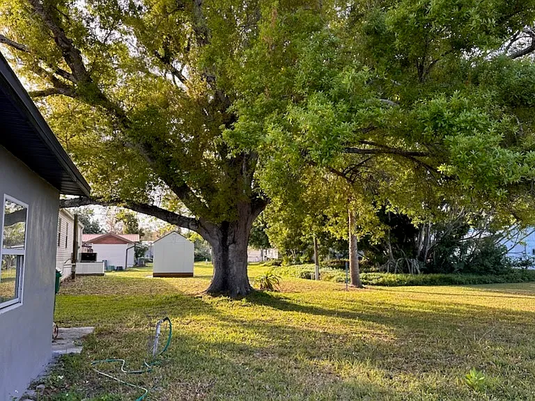 1418 Woodlawn Ave — Photo 13