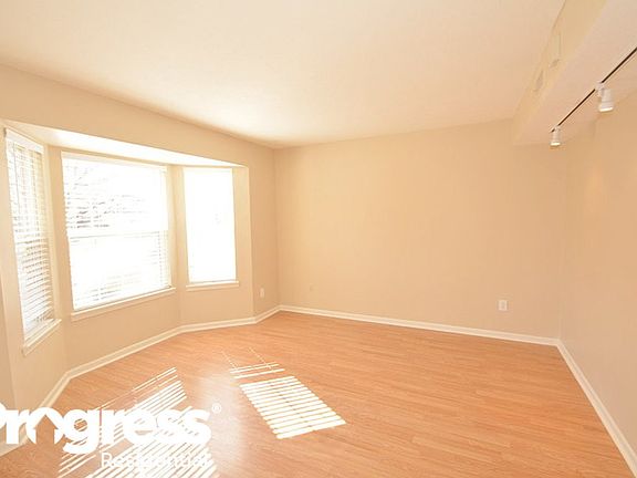 3rd image of 18777 Fairfield Blvd