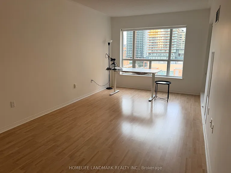 887 Bay St #902 — Photo 7